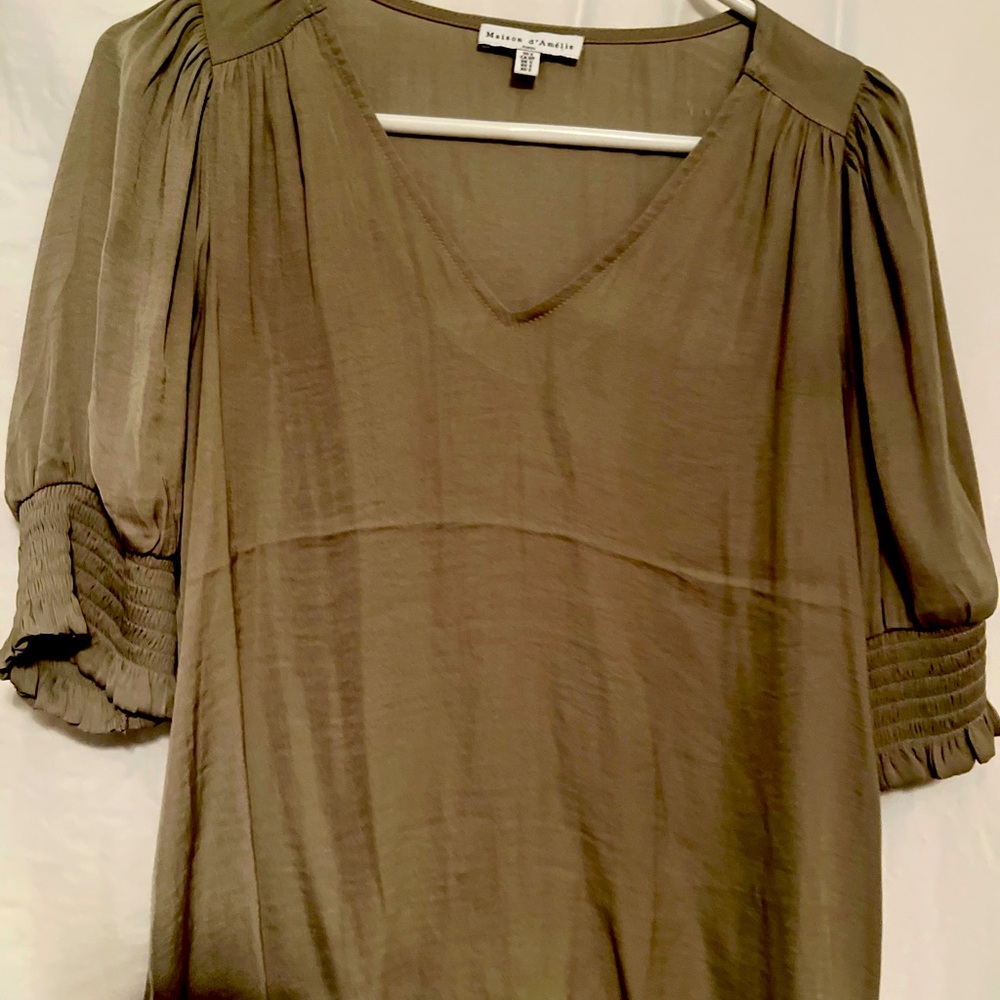 Cute business casual blouse